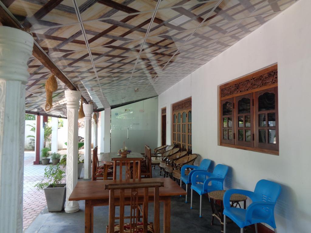 波隆纳鲁沃 运河边旅馆酒店 外观 照片